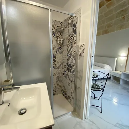 Polignamo Piazza Trinita Apartment