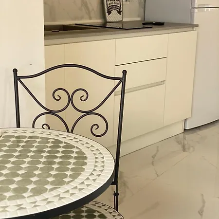 Polignamo Piazza Trinita Apartment